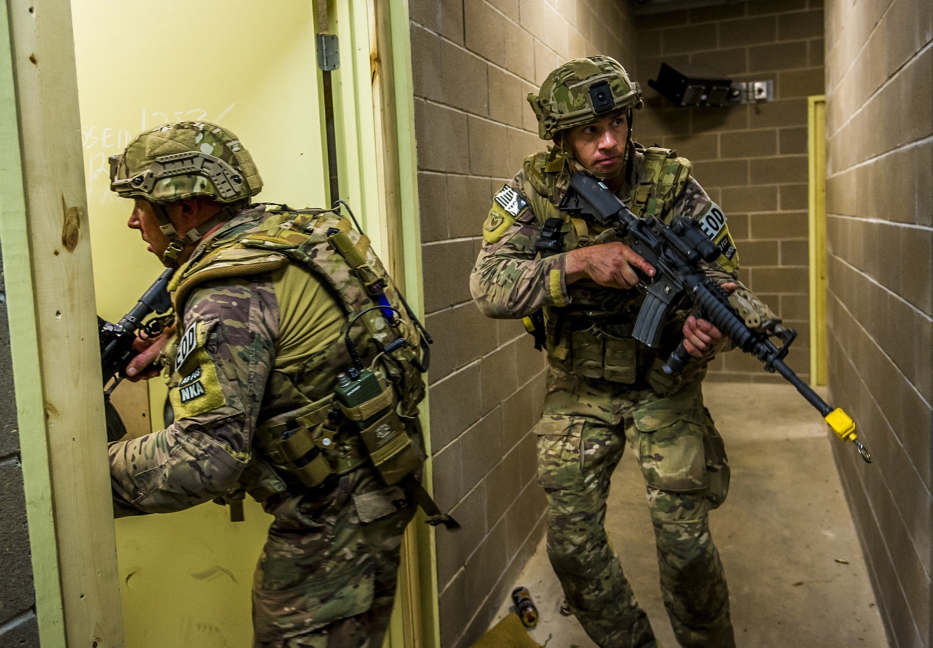 Benefits of a Waterproof Rifle Case